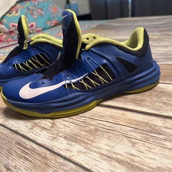 Nike Hyperdunk Low (Hyper Blue/Electric Green) U.S. 9.5 - Picture 6 of 13